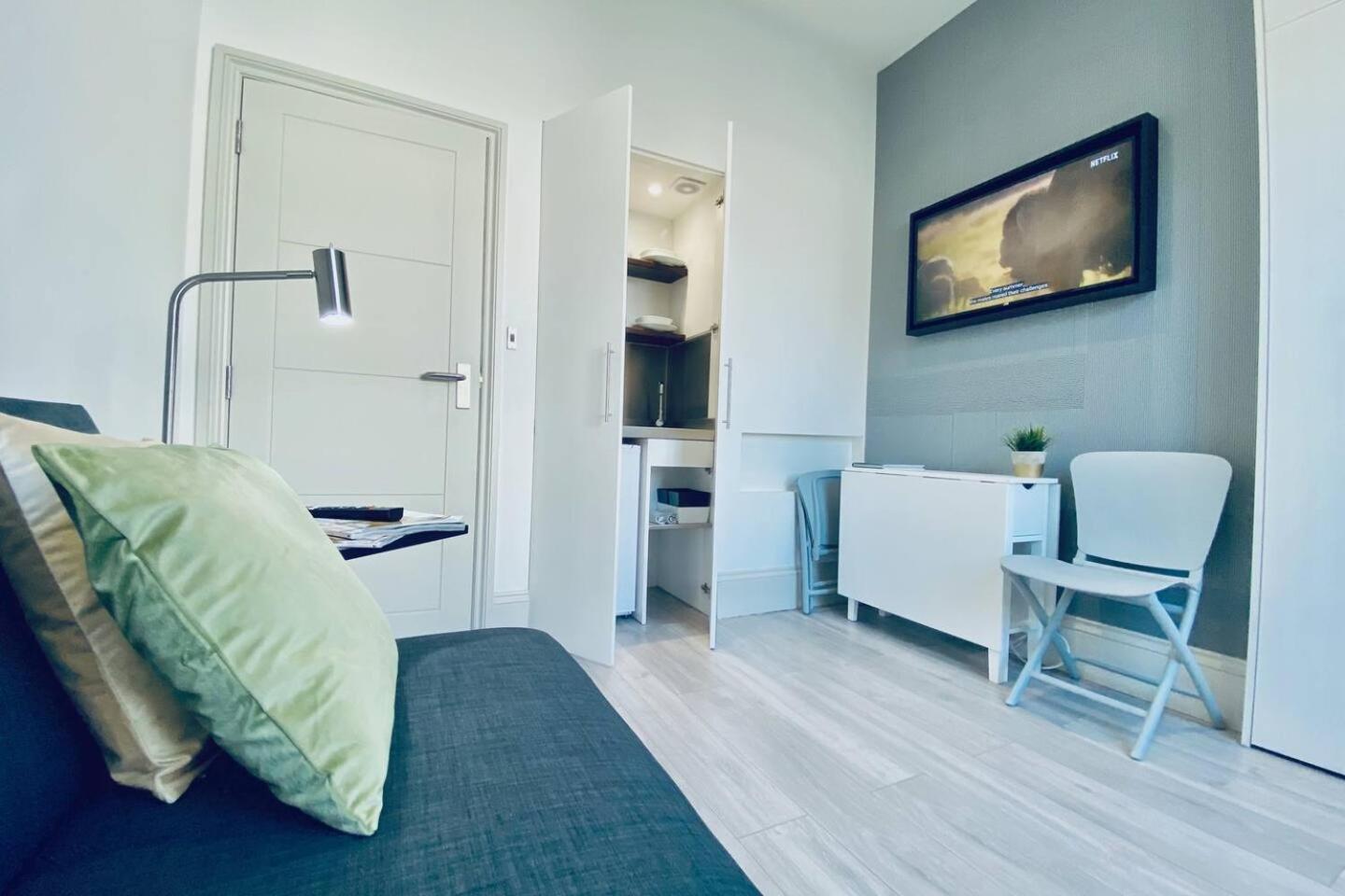 Apt 03 Beachside Beauty Central Studio Steps From Cafes Brighton ภายนอก รูปภาพ