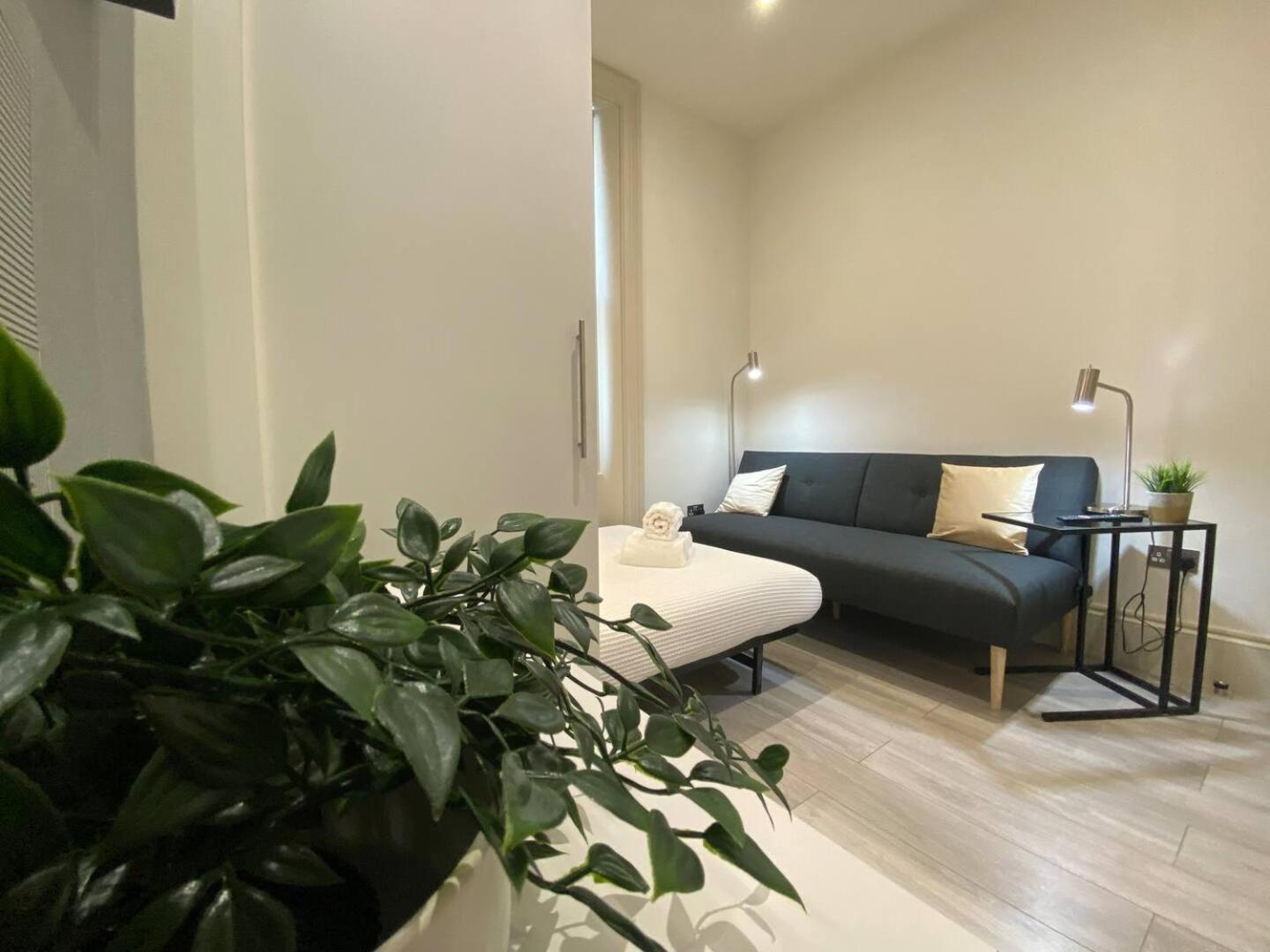 Apt 03 Beachside Beauty Central Studio Steps From Cafes Brighton ภายนอก รูปภาพ